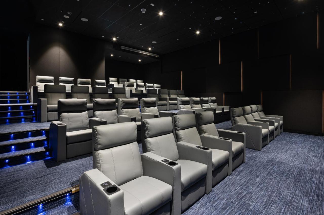 Jumeirah Gulf Of Bahrain Manama Exterior photo The interior of a typical movie theater