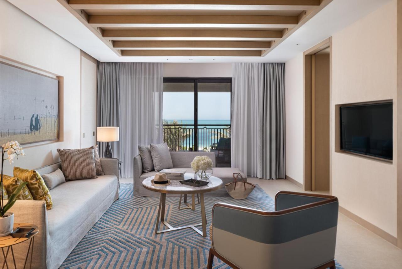 Jumeirah Gulf Of Bahrain Manama Exterior photo Living room
