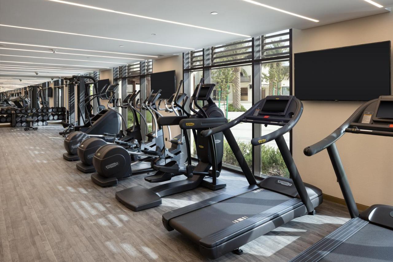Jumeirah Gulf Of Bahrain Manama Exterior photo A typical gym
