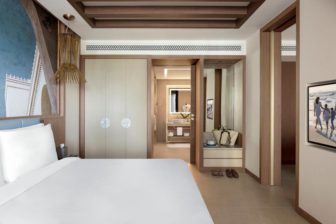 Jumeirah Gulf Of Bahrain Manama Exterior photo A guest room at the hotel