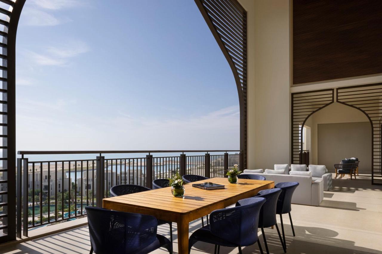 Jumeirah Gulf Of Bahrain Manama Exterior photo The View