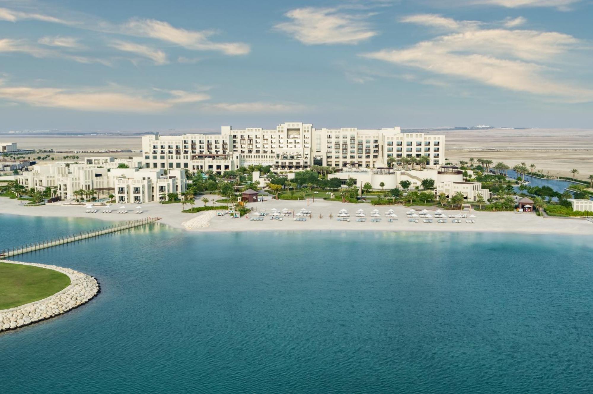 Jumeirah Gulf Of Bahrain Manama Exterior photo The St Regis Al Jawhara, Muscat